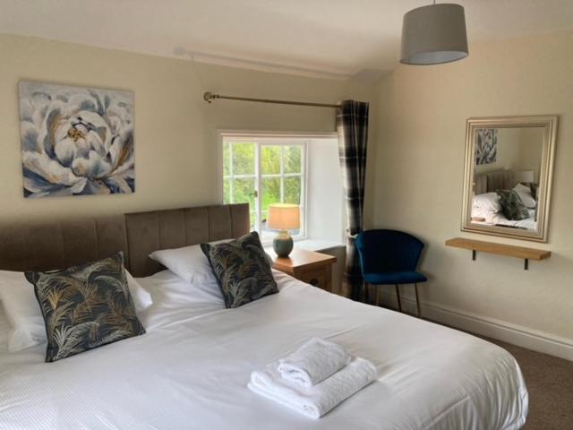 Sutton Hall Resort Thirsk Kamer foto