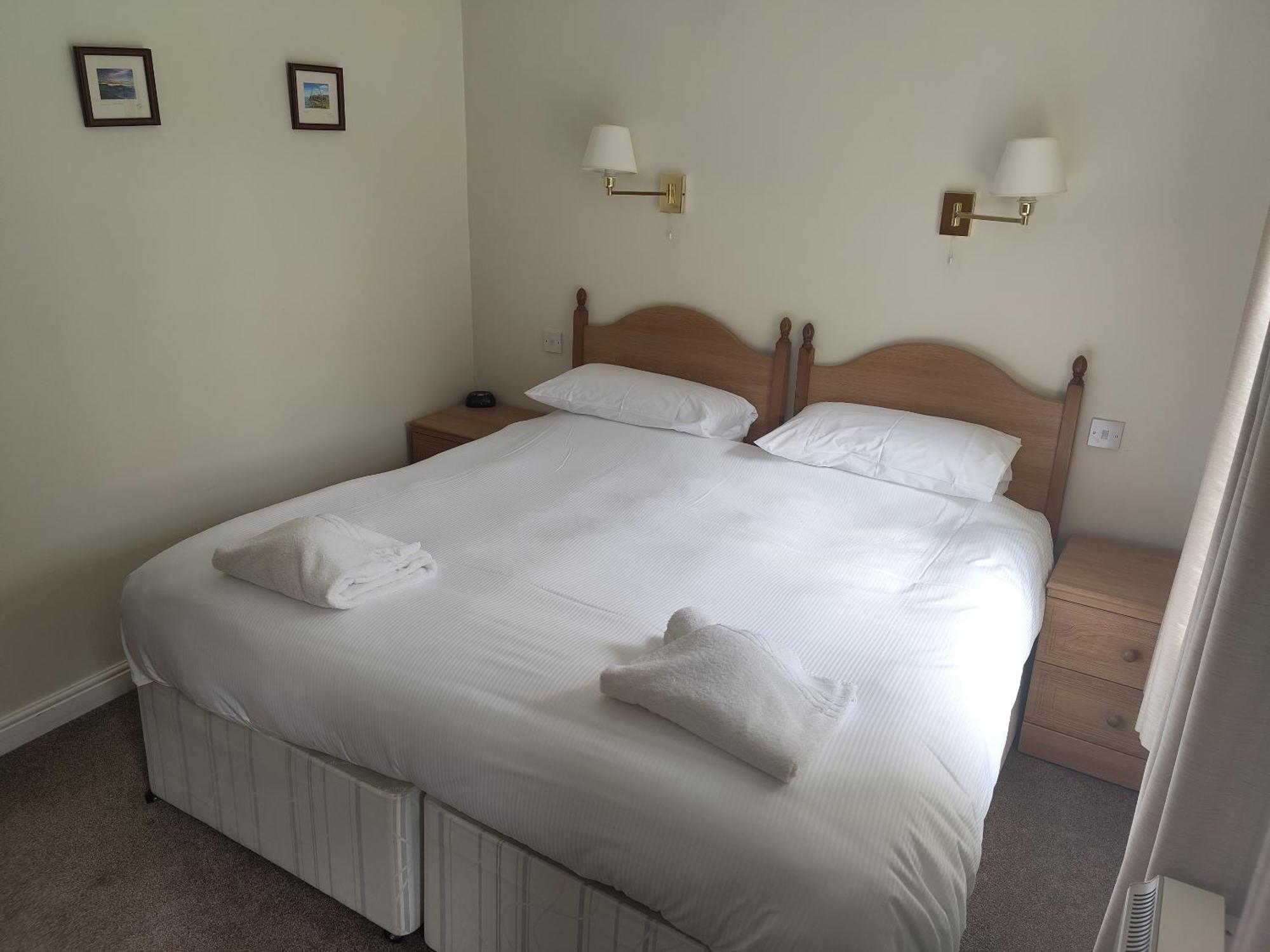 Sutton Hall Resort Thirsk Kamer foto